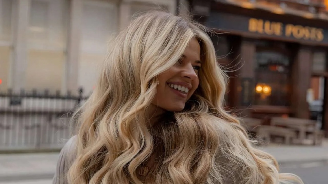 Showcasing Your Work: Photography Tips for Hair Extension Professionals